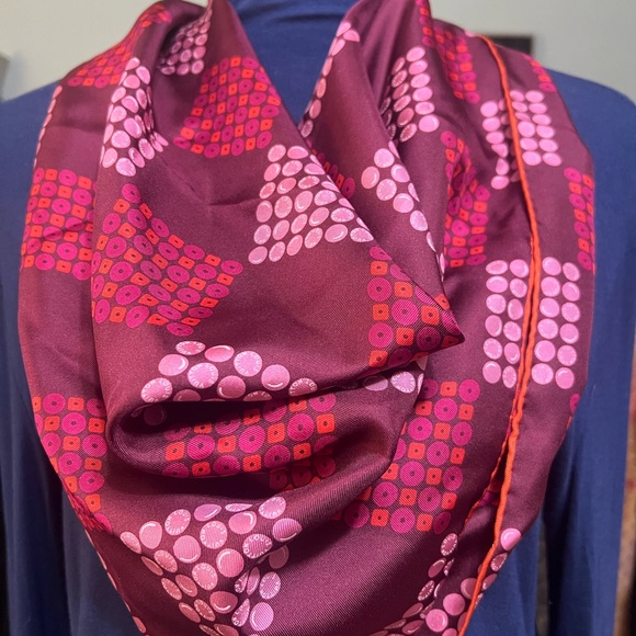 Louis Vuitton Silk scarf💜❤️🩷 - Picture 9 of 10